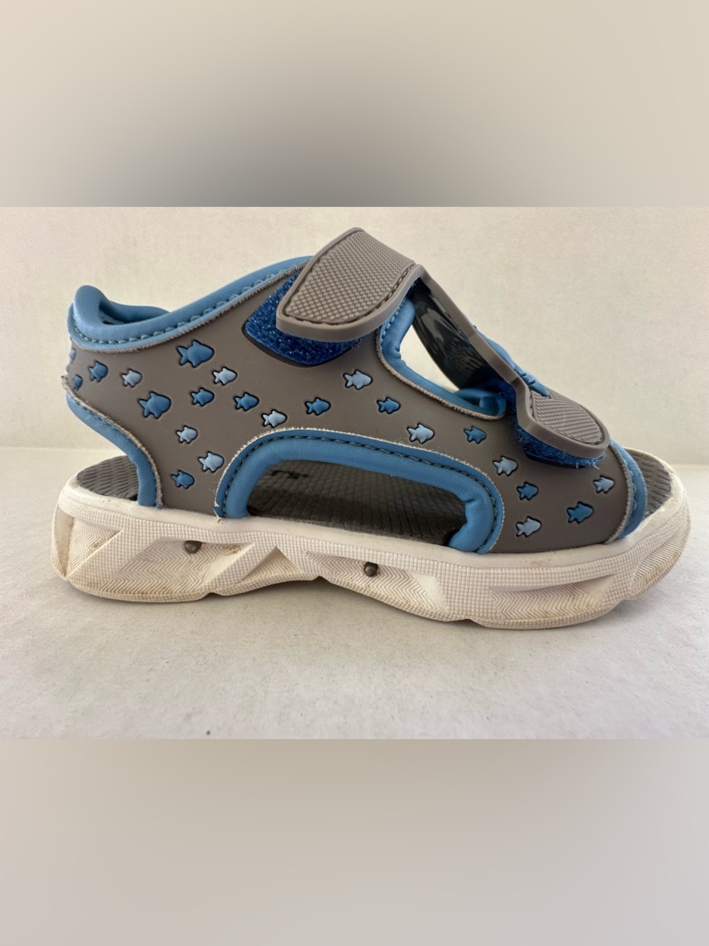 Carter's Toddler Boy Shark Sandals in Blue and Gray in Size 9 - Picture 14 of 14